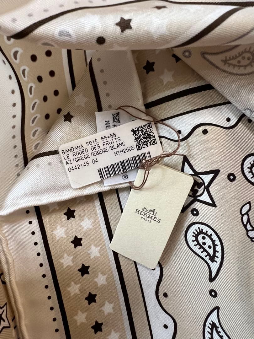 エルメス　シルクバンダナ 《ロデオ・デ・フルーツ》　新品未使用