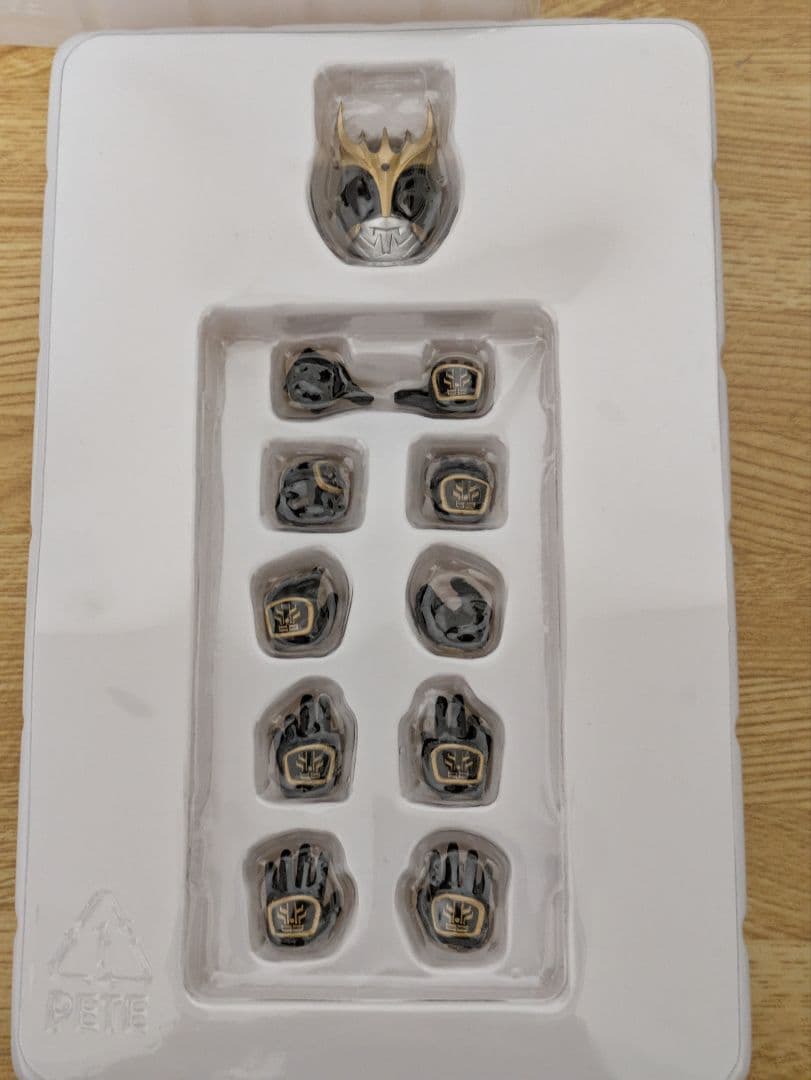 S.H.Figuarts 真骨彫製法　仮面ライダークウガ　アルティメットフォーム