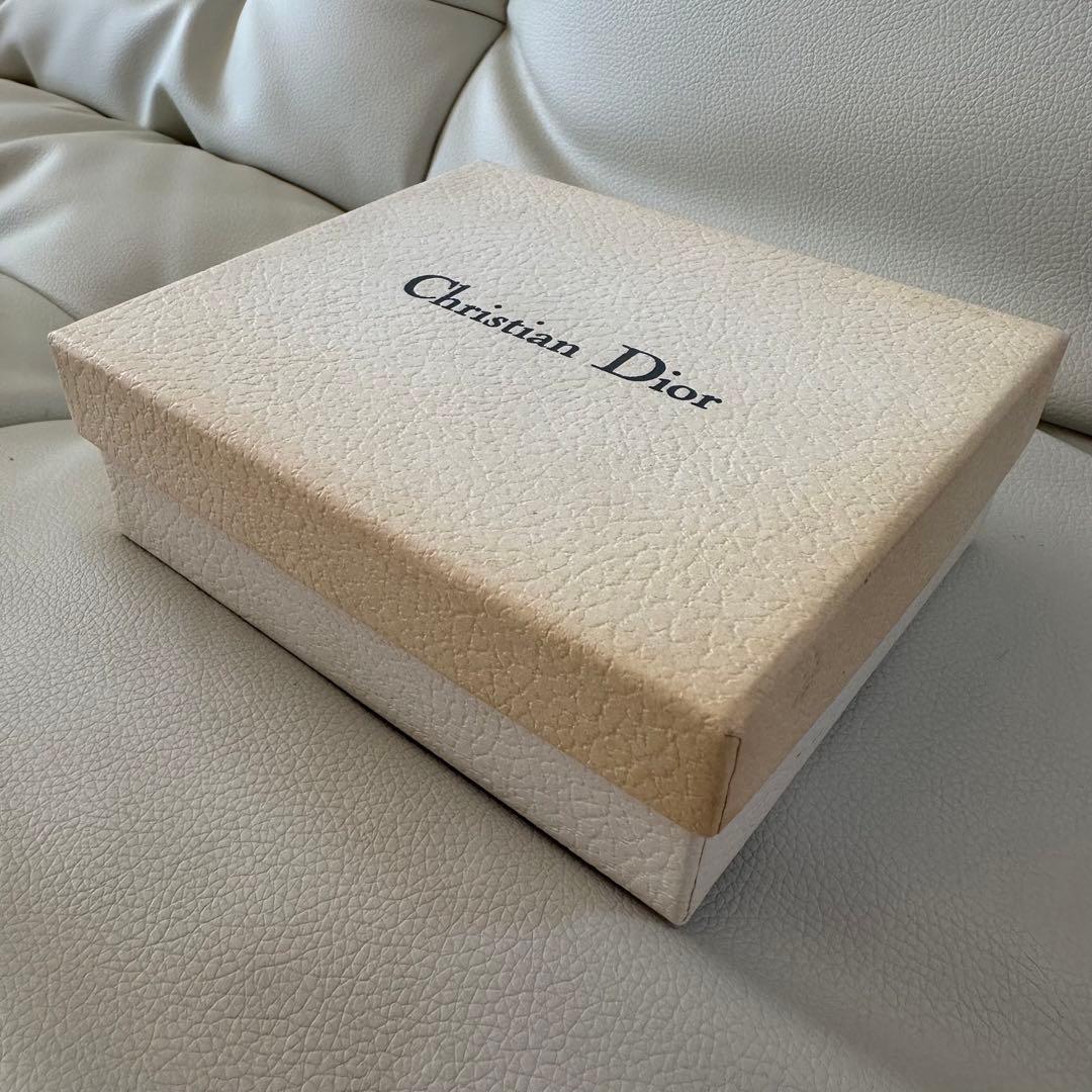 Dior］持ち運び用クシ ヘアコーム - メルカリ