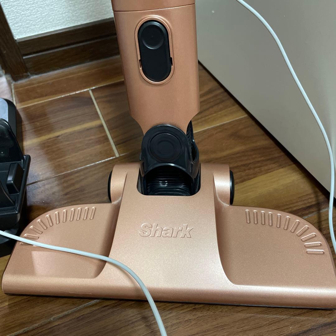 シャーク充電式サイクロンステッククリーナー 値引いたします。お気軽