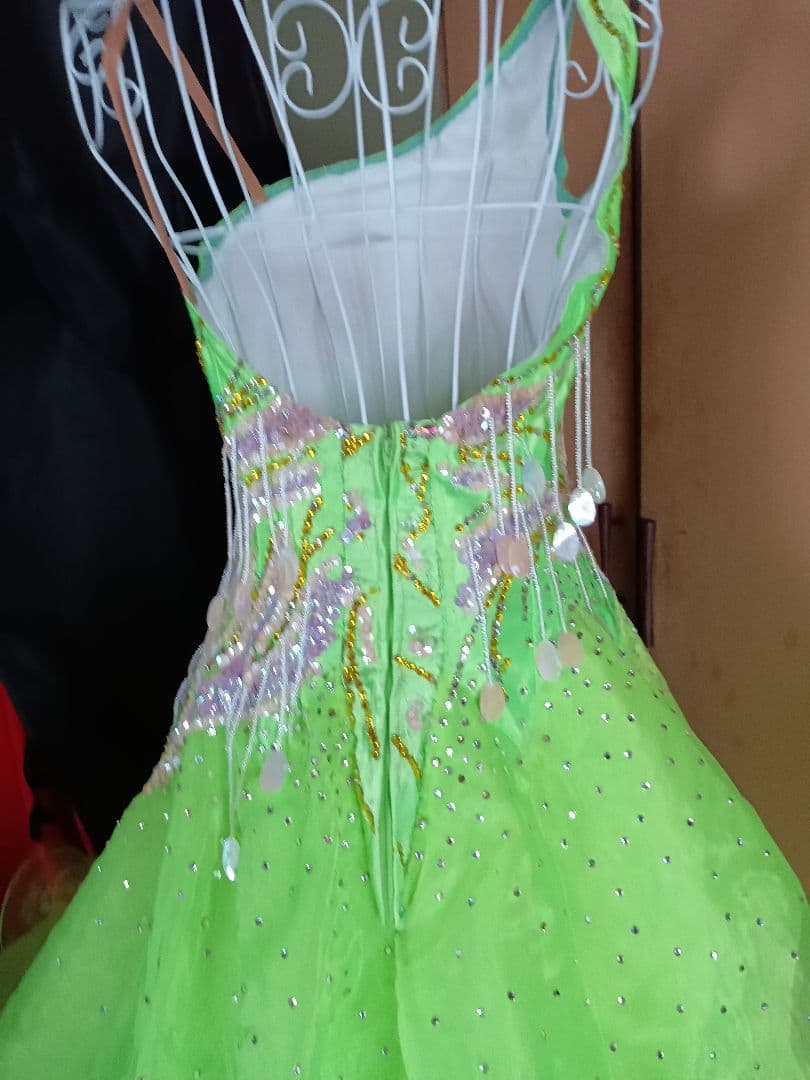 社交ダンスモダンドレスM若緑