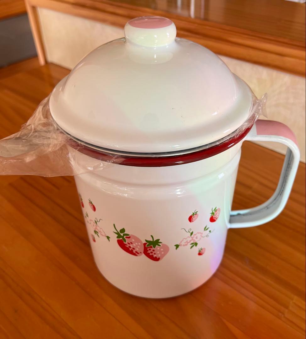 pinkさま専用！いちご柄　レトロ　ホーロー　４点セット 野いちご スウィートカフェリボン 《パステルティーポット付き