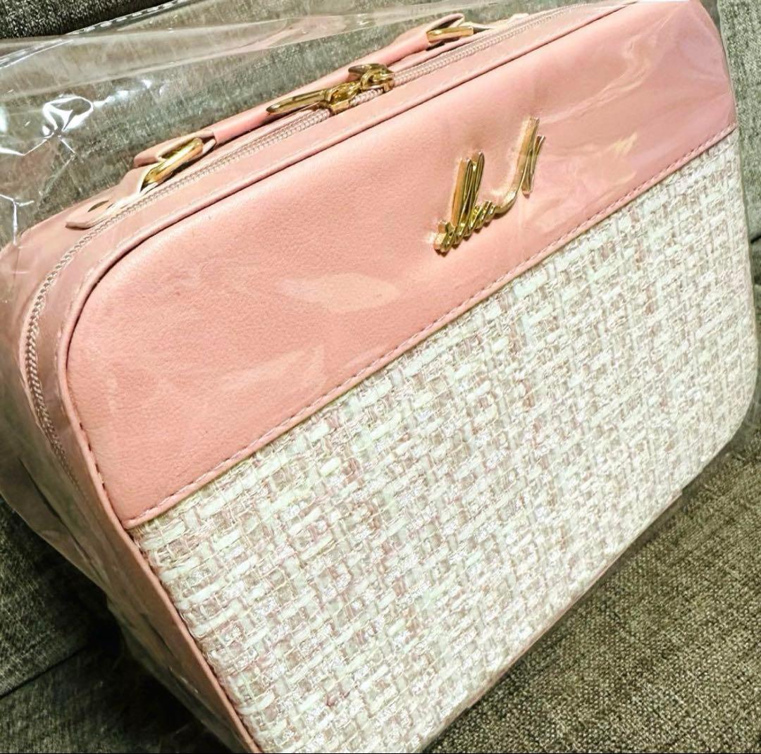 辻希美プロデュース illuN ホリデーセット メイクボックス - メルカリ