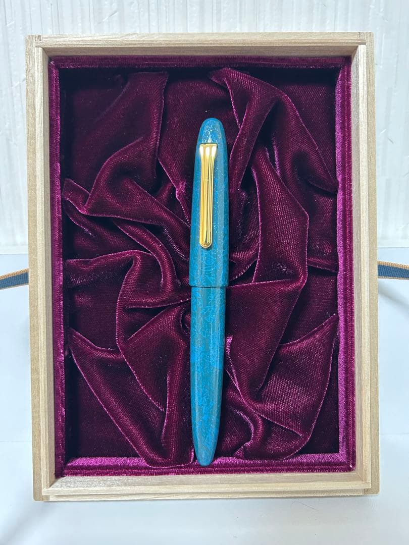 セーラー万年筆 伝統漆芸 彩雅 万年筆 藍碧（らんぺき） 中字 伝統漆芸 彩雅（いろみやび） 万年筆 – セーラーショップ