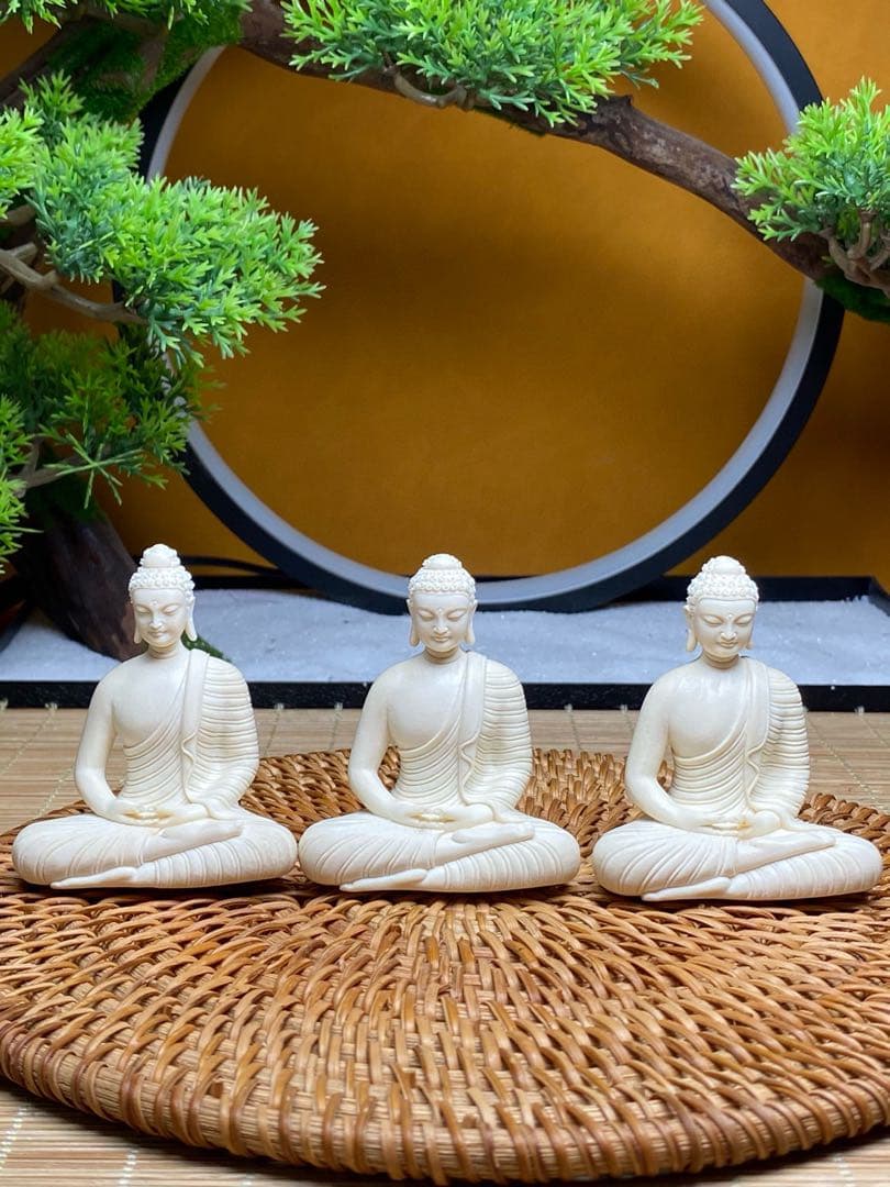 天然マンモス牙美しい手作り彫刻 釈迦牟尼 小さいな置物 天然マンモス