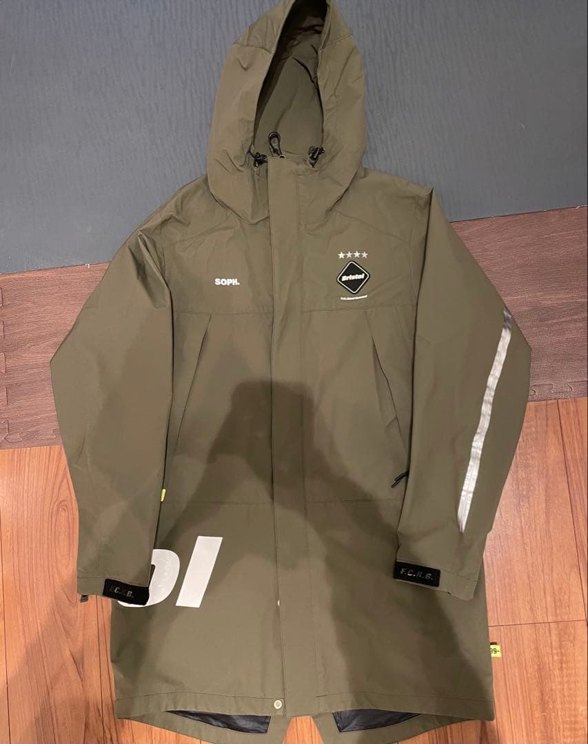 美品 FCRB TOUR BENCH COAT - メルカリ