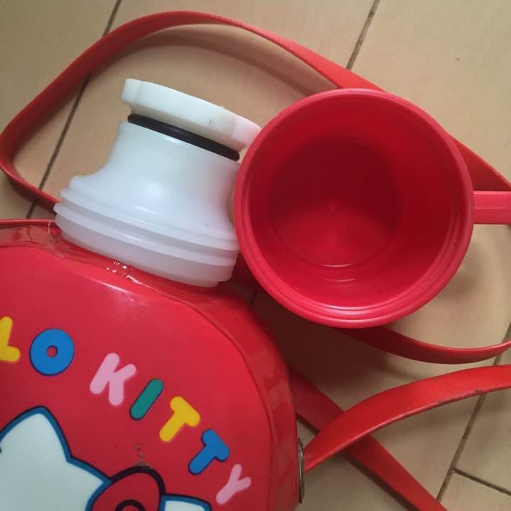 ☆昭和レトロ☆キティちゃん水筒☆ - メルカリ