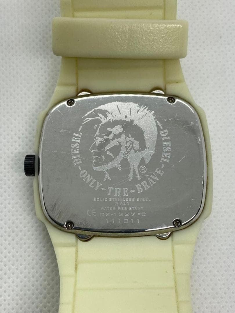 希少 蓄光】DIESEL DZ1387 スクエア 光るラバーベルト 稼働 - メルカリ