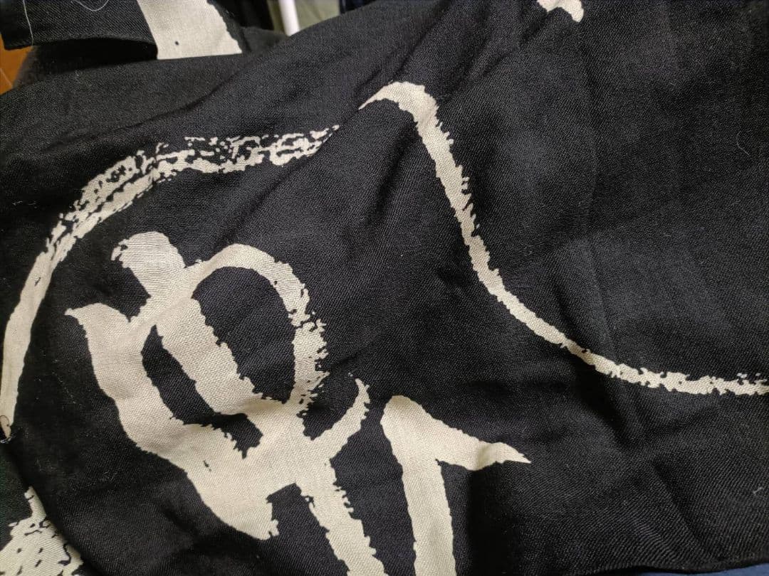 ヨウジヤマモト　discord ストール 新品タグ付き　山本耀司　風に吹かれて discord Yohji Yamamoto ISETAN SHINJUKU THE STAGE | Yohji Yamamoto