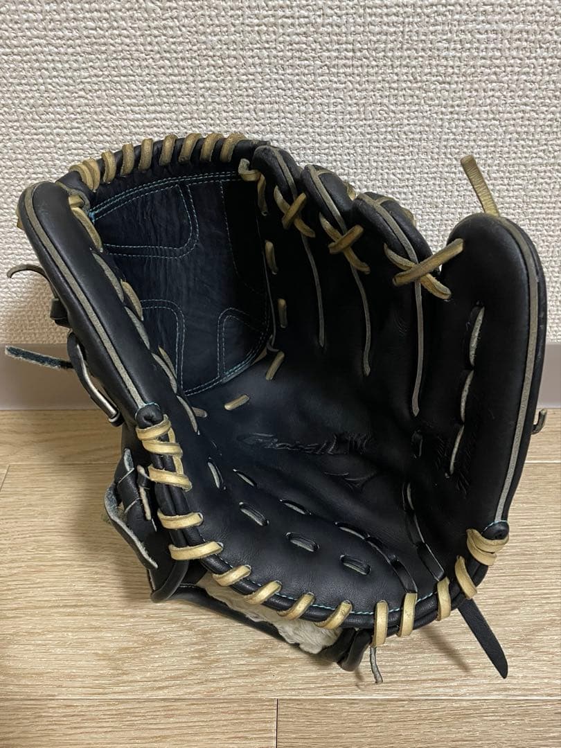 《刺繍ロゴ》mizuno グローバルエリート　 軟式•投手用　黒