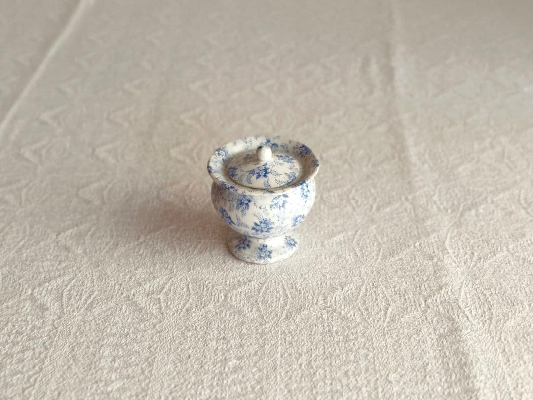 * antique mini ❀ 小さなお花柄 蓋付き ポット antique mini ❀ 小さなお花柄 蓋付き ポット | 激安通販のイーサプライ