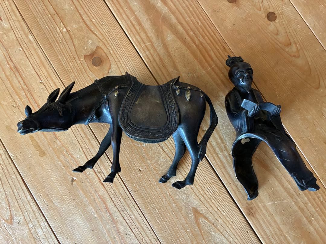 金属製装飾品 古銅驢馬賢人香炉 - メルカリ