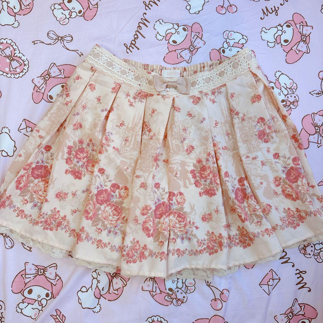 リズリサ(LIZLISA)の薔薇の花柄アンティーク風シルエットいりスカパン