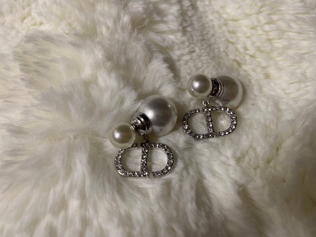 Diorディオールピアスパールシルバー Dior Petit CD Earrings パール ピアス シルバー＆ゴールド (Dior
