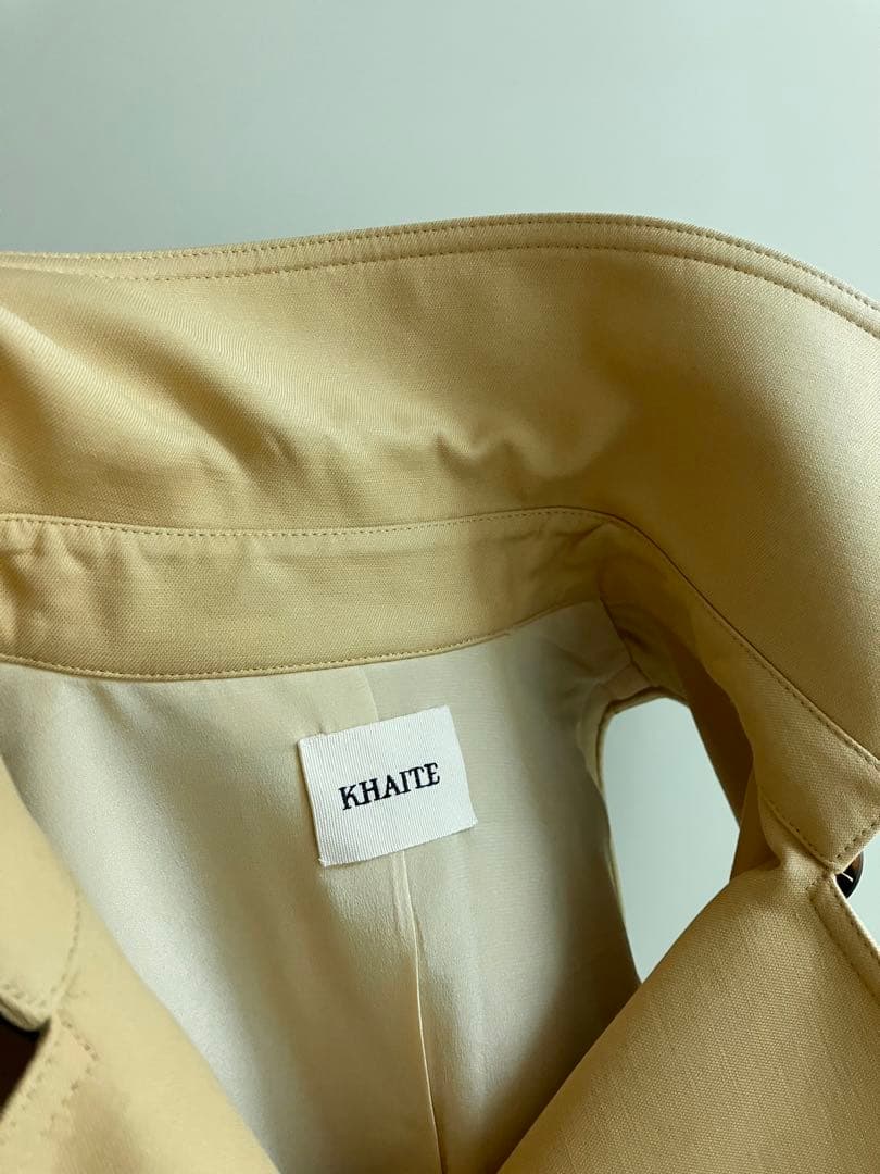 【KHAITE】\"Donna\" cape-effect trench coat