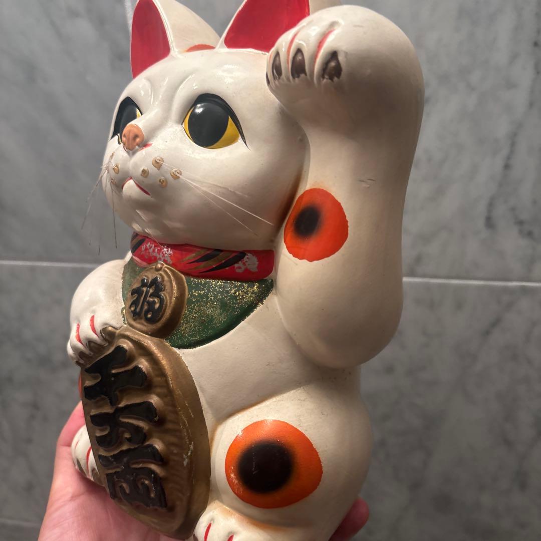 ヴィンテージ手描きの瞳が美しい三毛猫の招き猫 - メルカリ