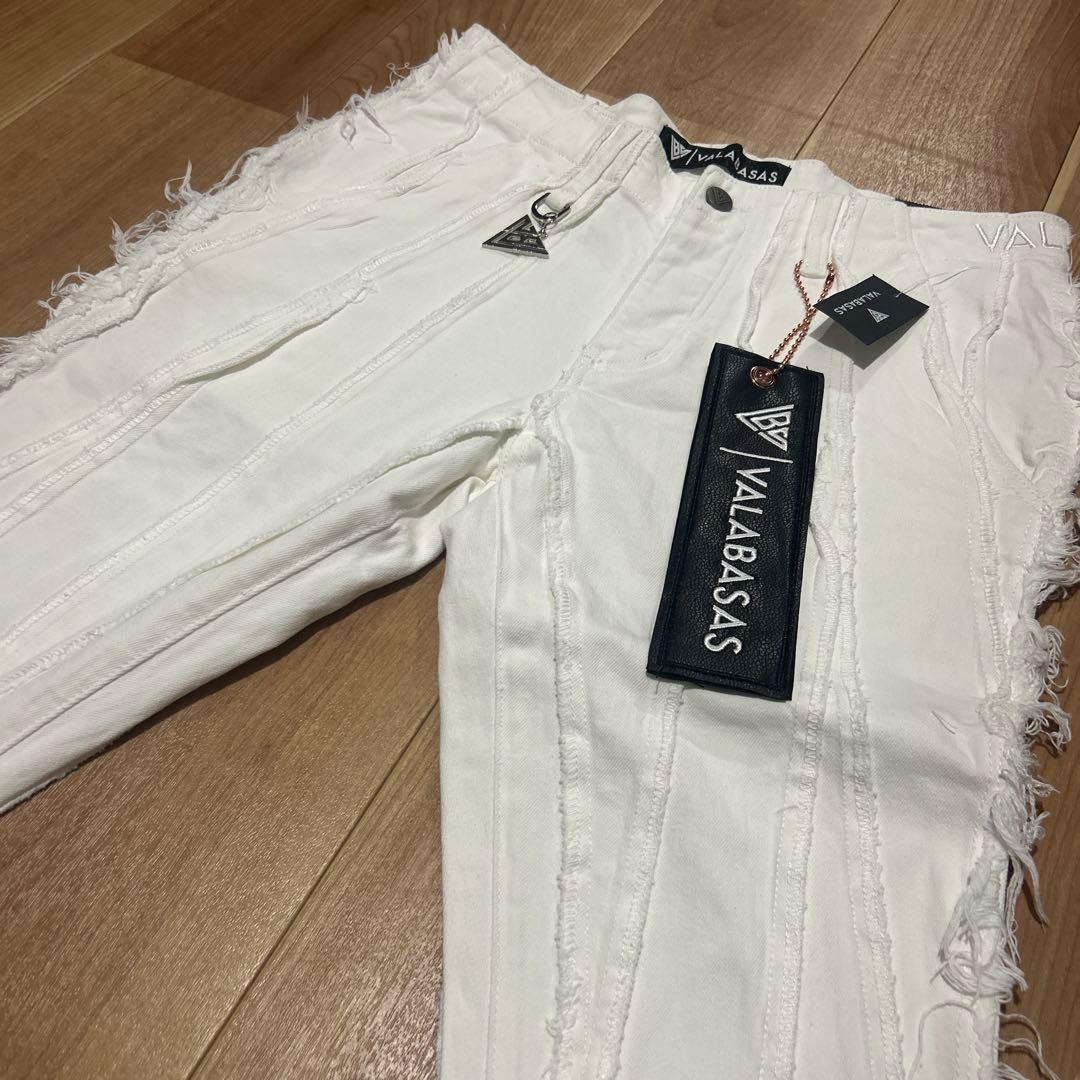 valabasas【新品未使用】ホワイトクラッシュフレアデニム 32 - メルカリ