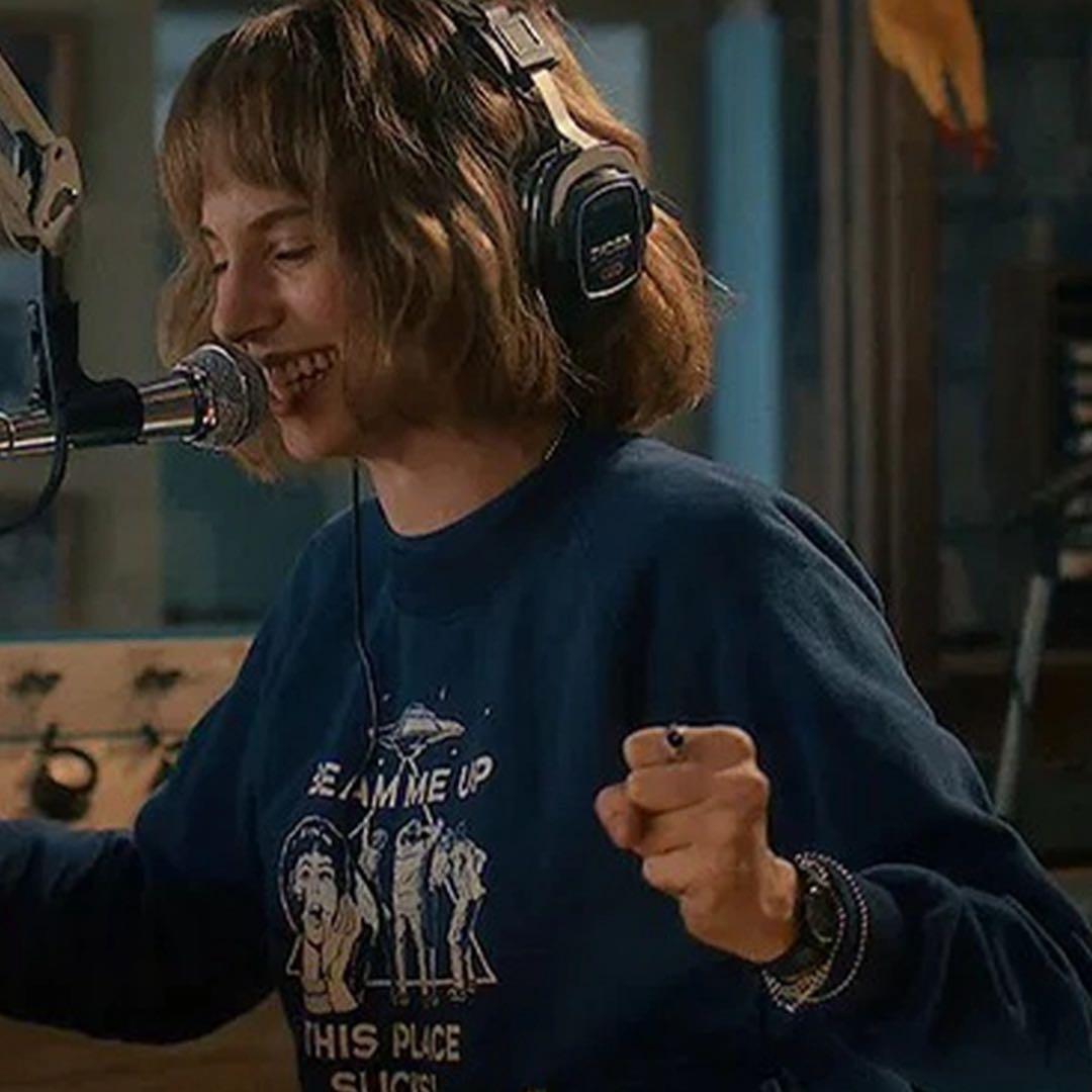 XL ストレンジャーシングス スウェット ロビン BEAM ME UP ネイビー XL