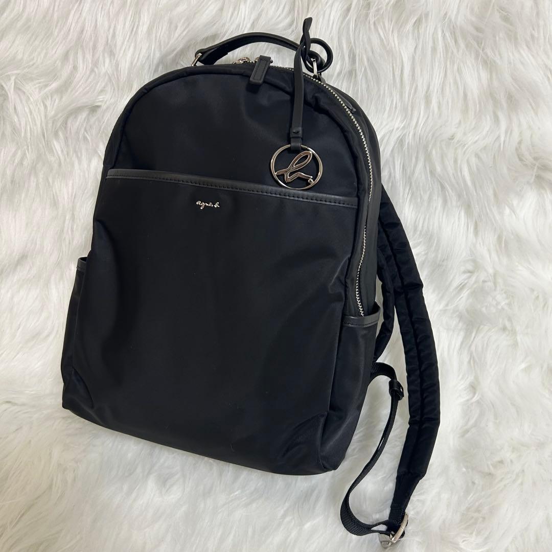 【美品】美品 agnes b. ナイロンリュック ブラック 多ポケット 軽量 アニエスべー】普段使いしやすい！リップナイロンバックパック (Agnes