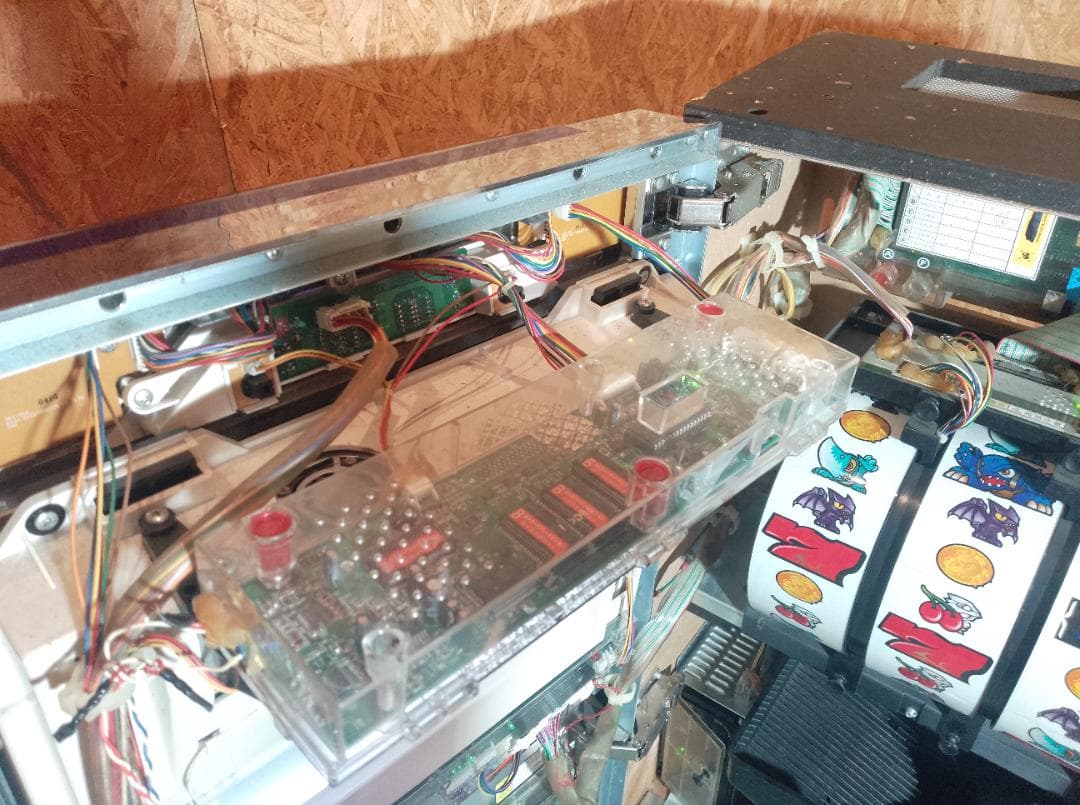 ジャンク】パチスロ実機 ロデオ ガメラハイグレードビジョン 液晶不良