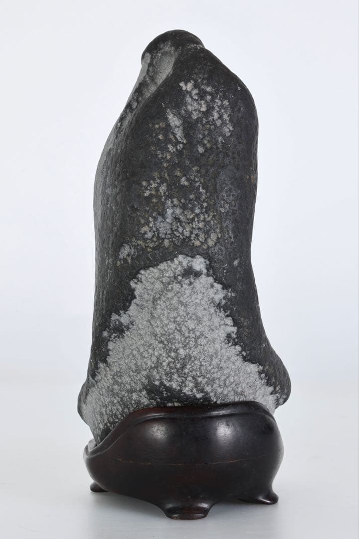 雪花石 鑑賞石 1.9kg 在銘 台座付 霊石 人物石 水石 盆景 天然石 美石