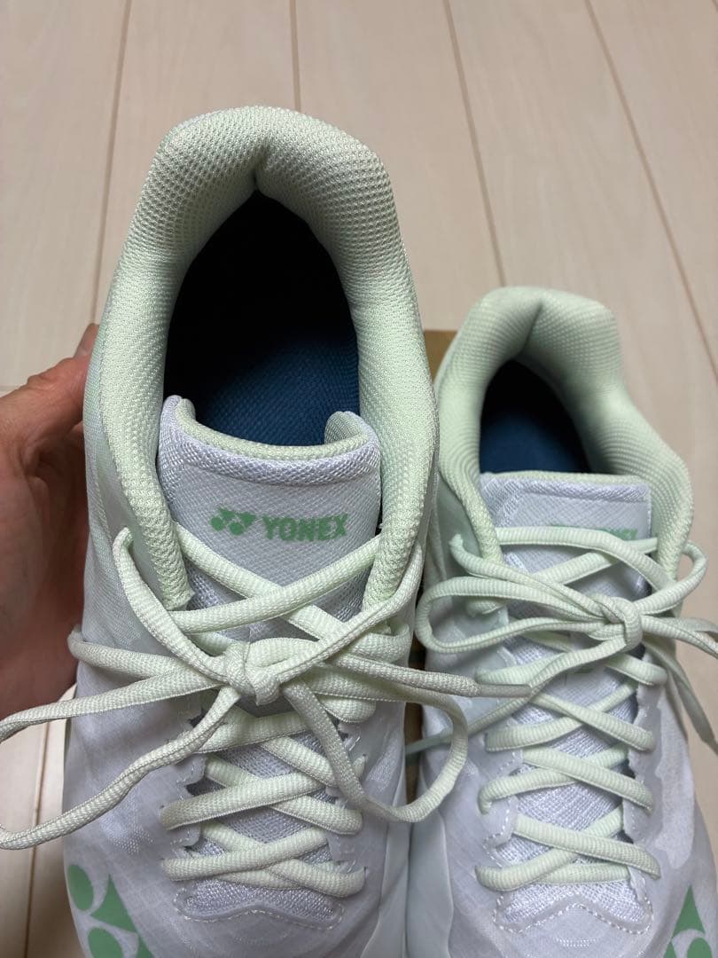 【試し履きのみ】　ヨネックス　28.5cm パワークッションエアラスZワイド