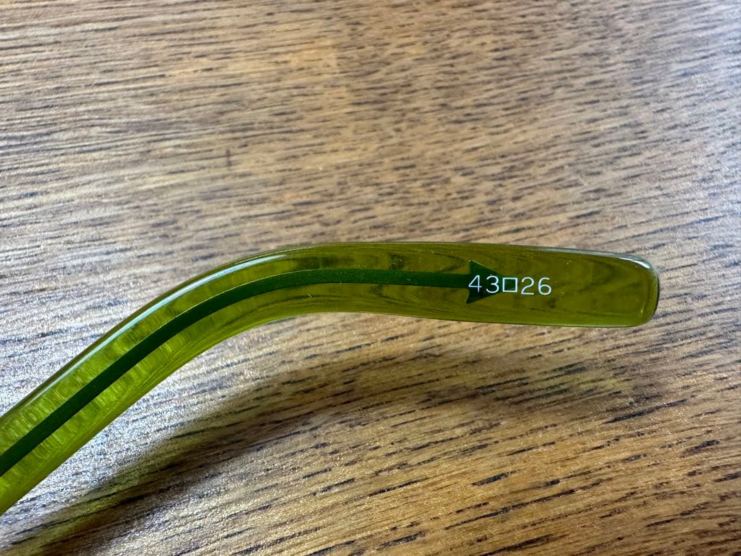 meganerock メガネロック 透明緑色 ラウンド型サングラス