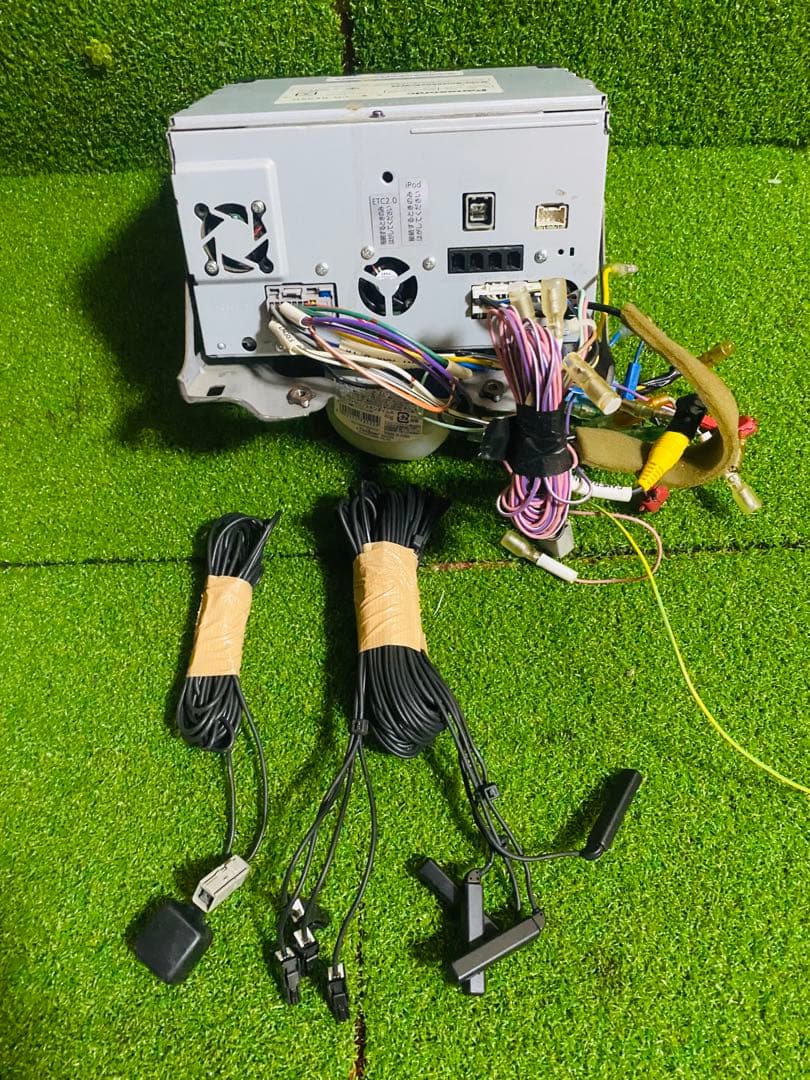 パナソニック CN-RE05D 地図データ 2018年式 ストラーダ 配線付き