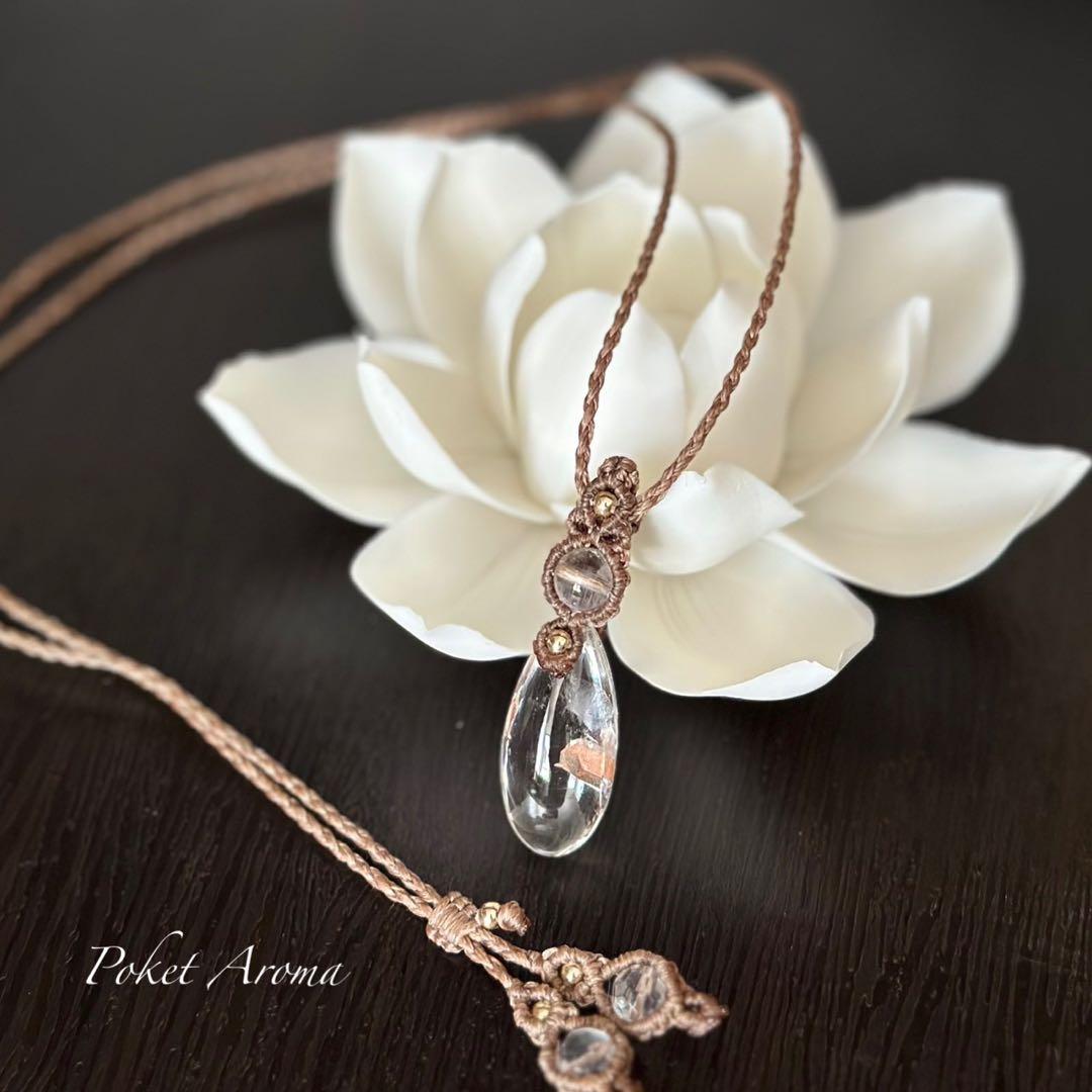 『瑞清』クォーツインクォーツとブルーエンジェルラダークォーツのマクラメネックレス