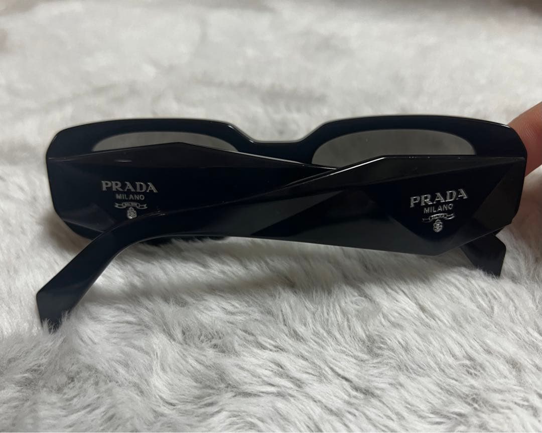 PRADA ブラック スクエアサングラス ミラーリング - メルカリ