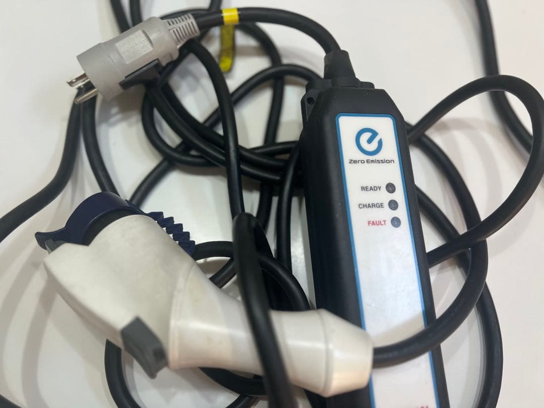 日産純正AC200V充電ケーブル imgrc0102695333.jpg