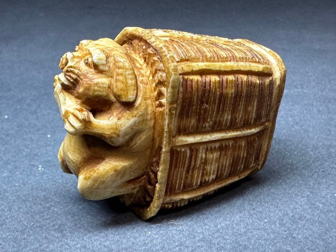 根付 ネズミ 鼠 彫刻 置物 細密細工 骨董 アンティーク