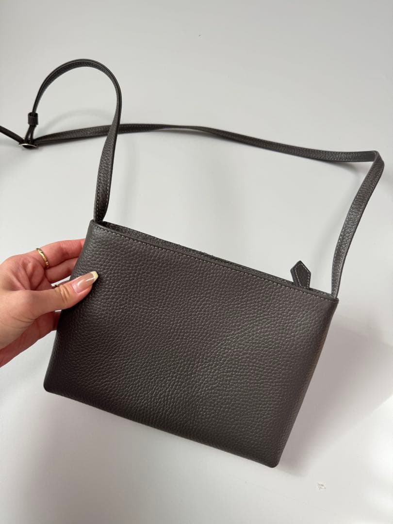 HushTug ショルダーバッグ　ハッシュタグ レザーショルダーバッグ ブラック – HushTug