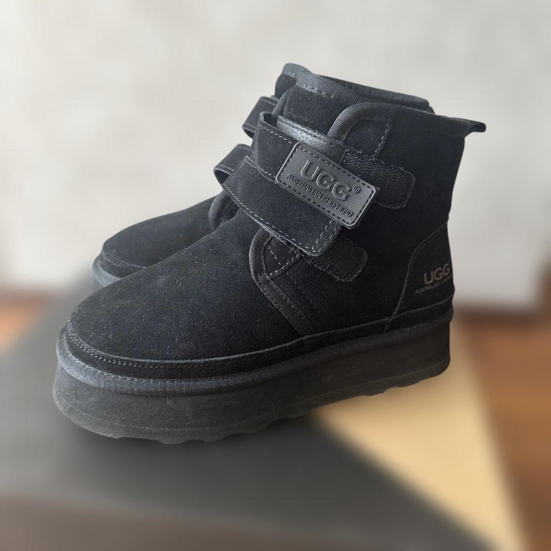 UGG 厚底 スタッズ スニーカー 黒 23cmUGG（ブーツ）のフリマアイテム一覧