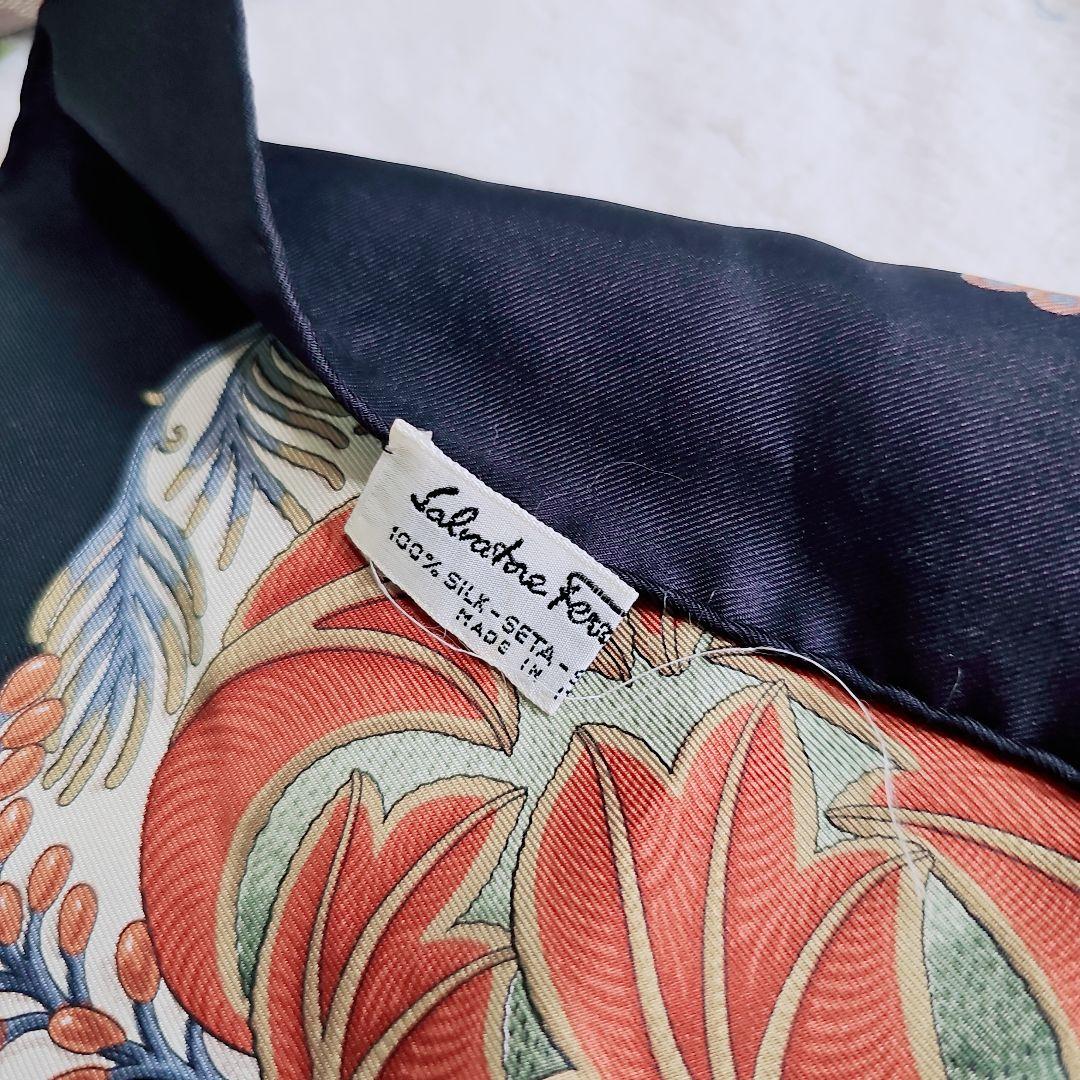 Salvatore Ferragamo 大判シルクスカーフ ボタニカル花バード柄 ご覧