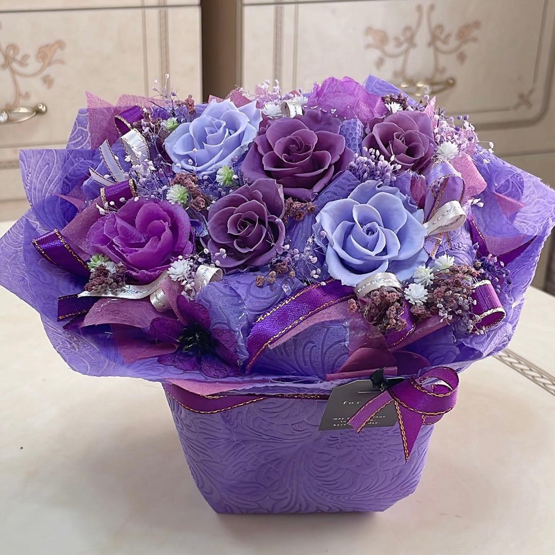 ✨大人気のミックスバラプリザーブド✨花束アレンジ✨ラッピングのまま