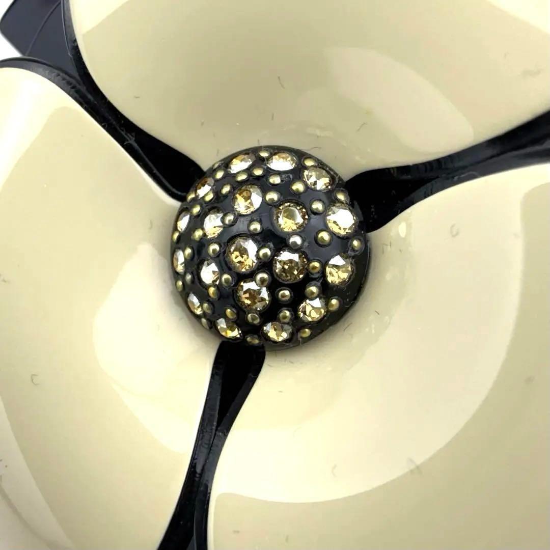 アレクサンドルドゥパリ　カメリア　バレッタ 7.5cm ベージュブラック