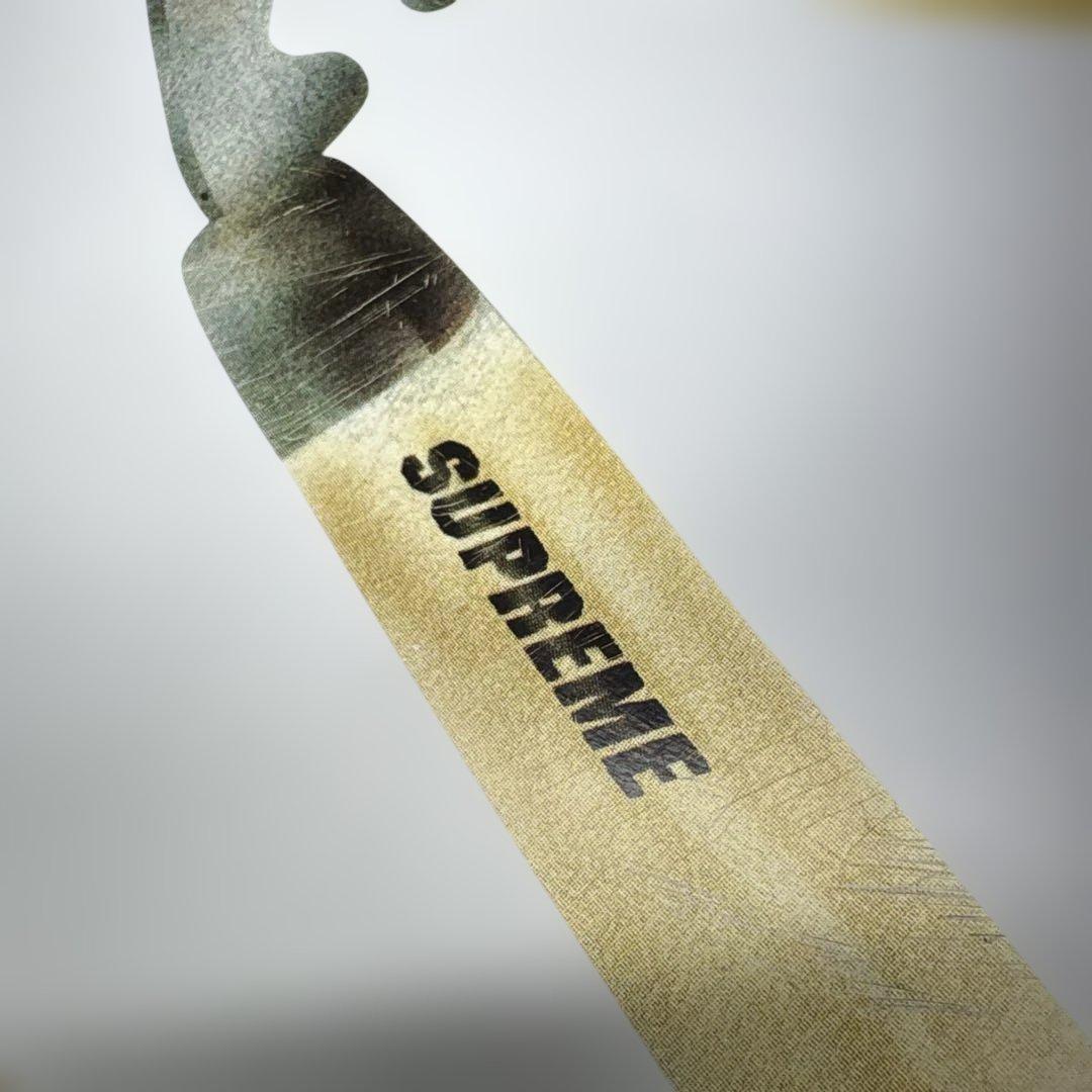 SUPREMEスケートボードデッキ 傷少なめ 国境なき医師団支援中 - メルカリ