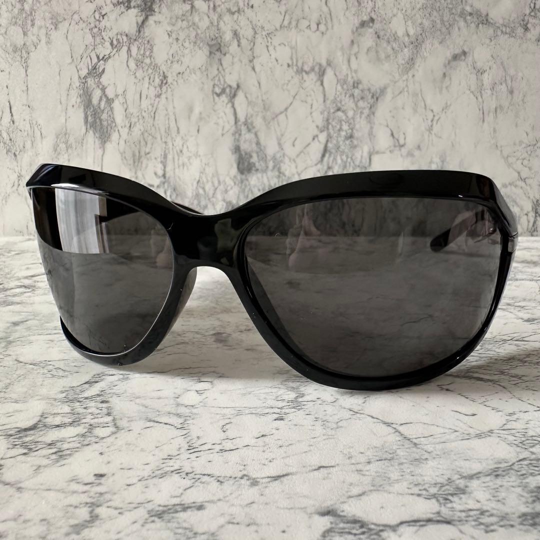 PRADA ブラック サングラス SPR14G GACKT 着用モデル - メルカリ