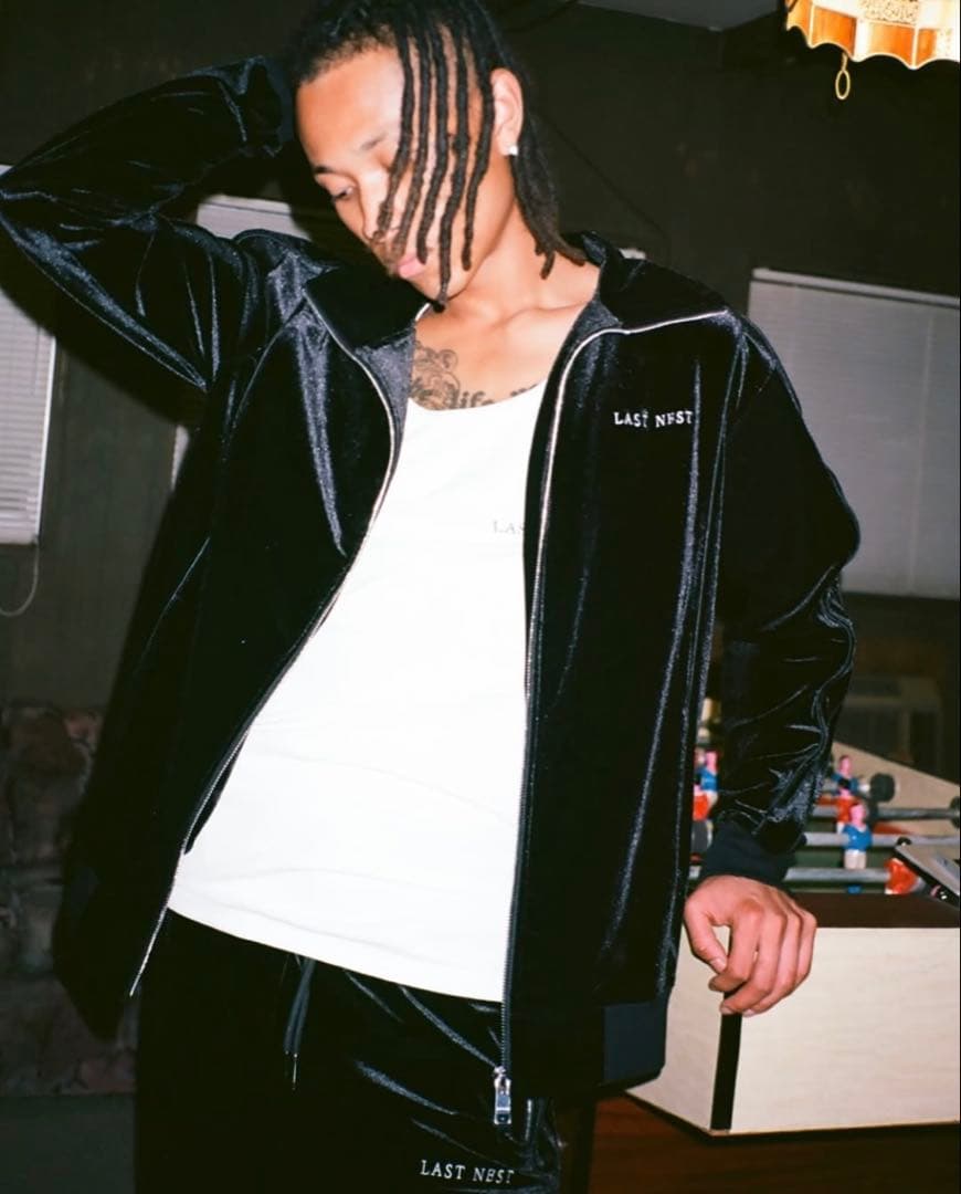 即完売品】LAST NEST ベロア セットアップ 【上下Lサイズ】 - メルカリ