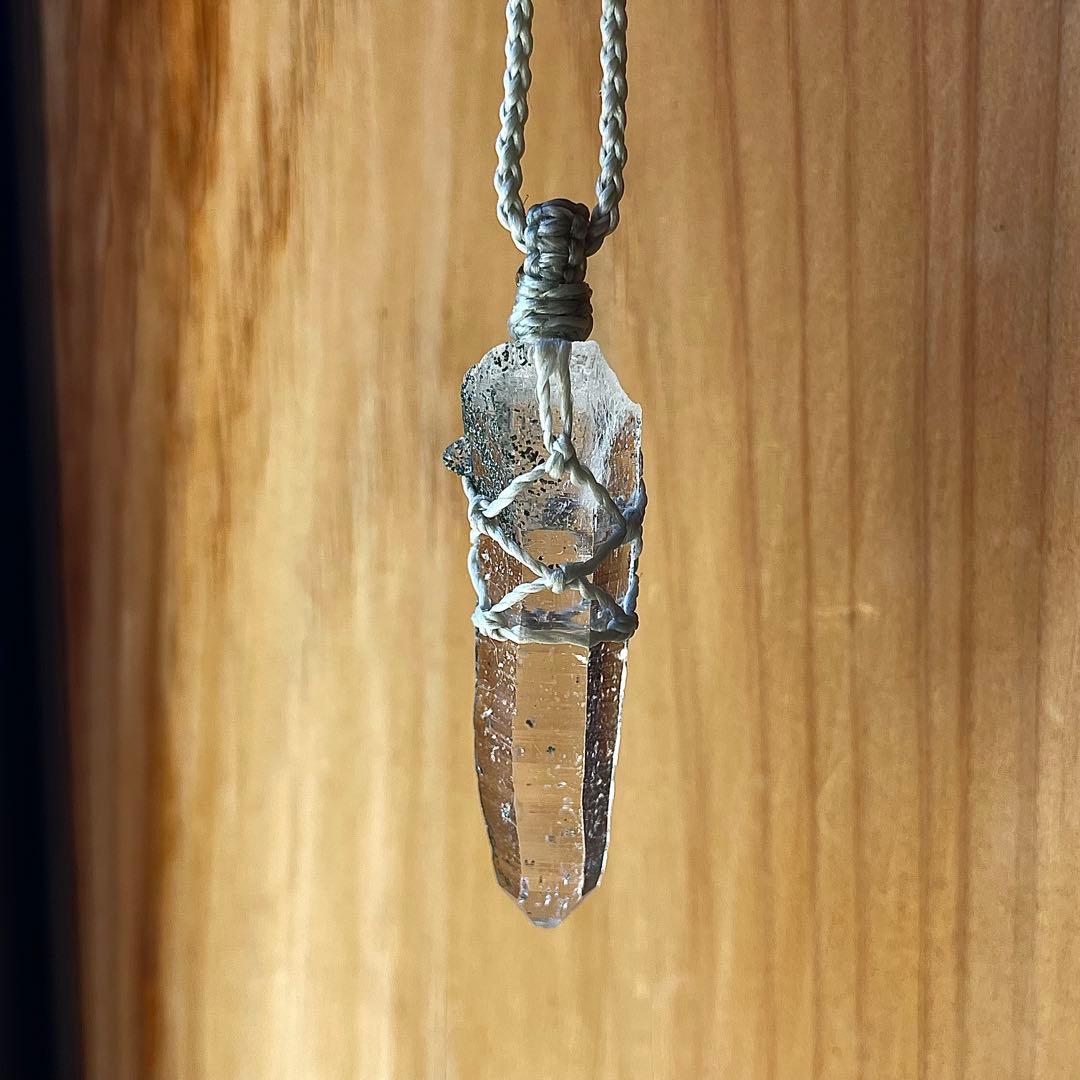 ヒマラヤ水晶 ガネッシュヒマール ＊ マクラメネックレス ペンダント23 ガネーシュヒマール産 ヒマラヤ水晶原石 マクラメ編みペンダント