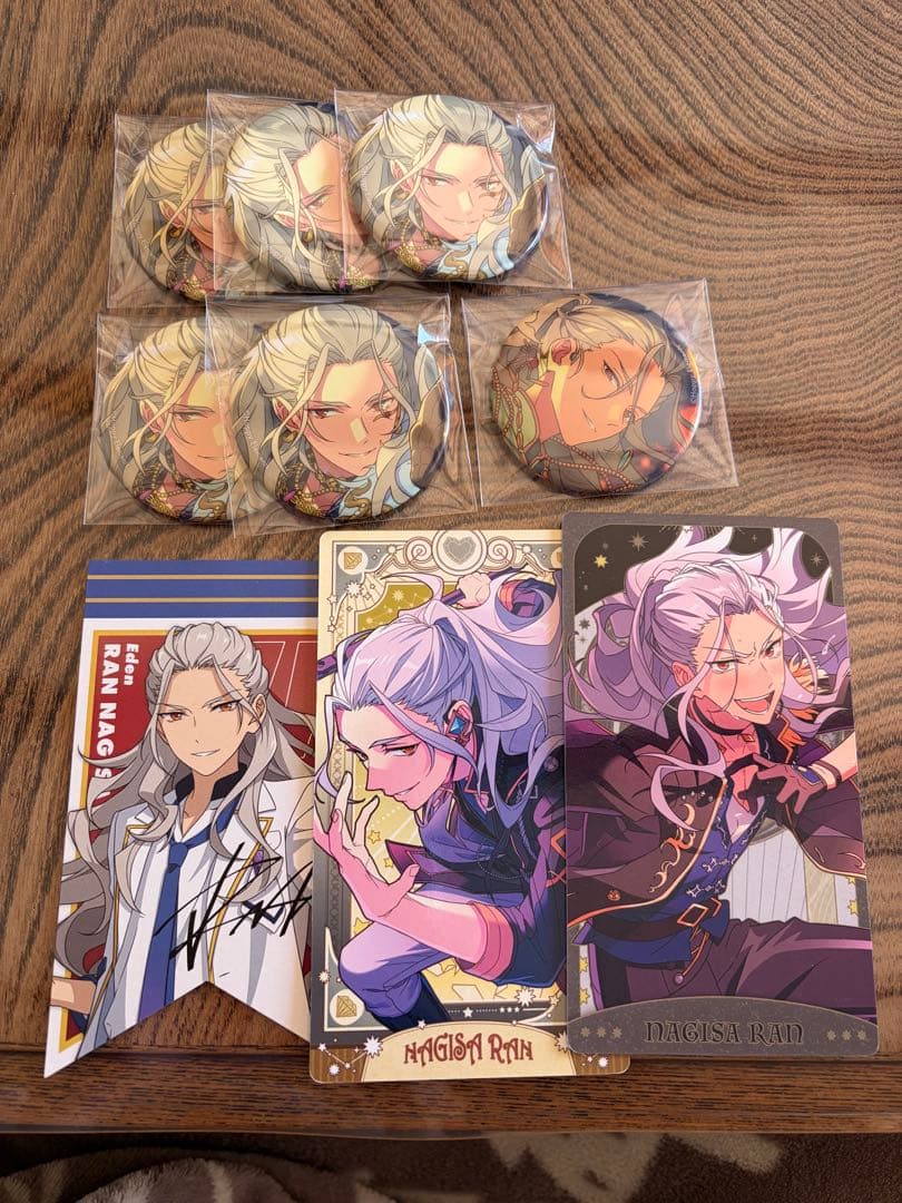 あんスタ 乱凪砂 缶バッジ6個、カード3枚セット - メルカリ