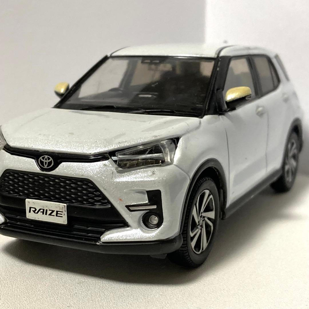 1/30 非売品 トヨタライズ カラーサンプル RAIZE ホワイト ミニカー