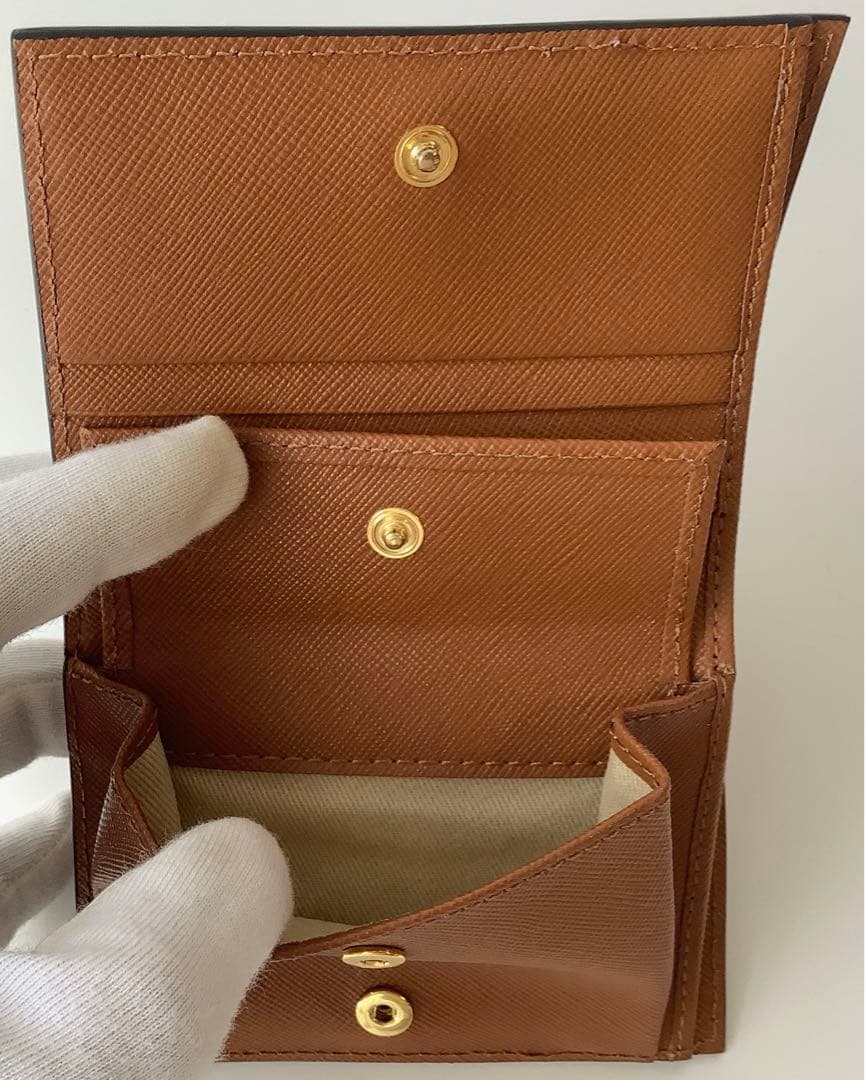 新品☆マルニ☆MARNlサフィアーノバイフォールドウォレット2つ折り