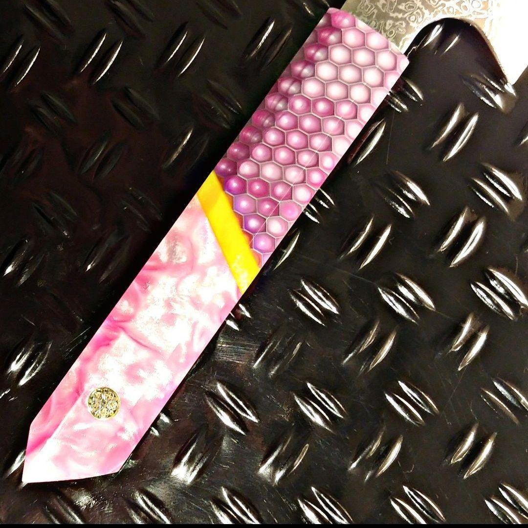 《新作》　V金10号　ダマスカス包丁　ハニカム模様・ピンク柄　剣型　牛刀　三徳