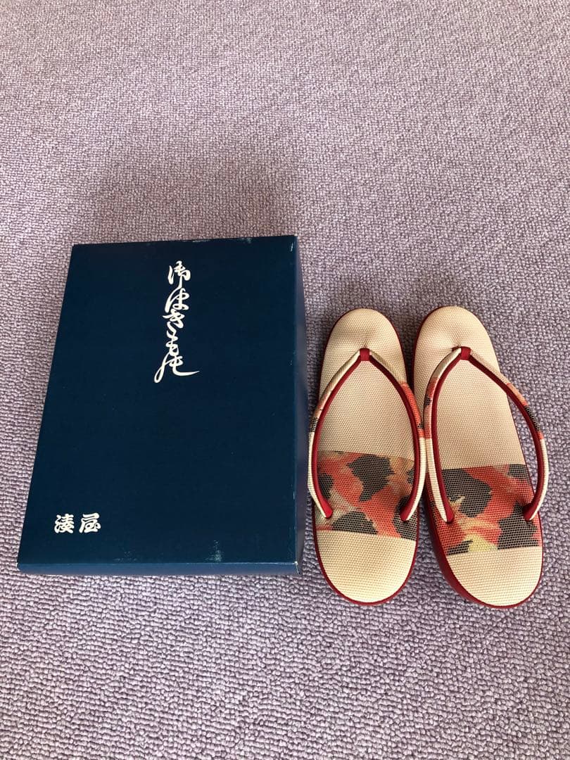 草履 本家本元と傑作コラボ!?】バイク「カワサキ」の美学が融合した