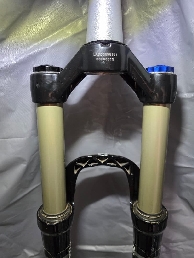 X-FUSION Velvet エアサスペンションフォーク