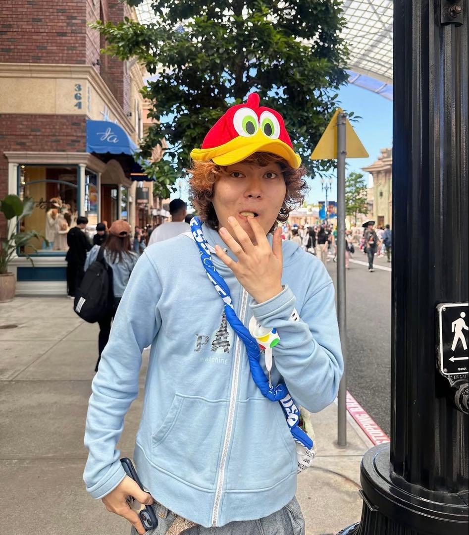 dinoworks Paris Hoodie - メルカリ