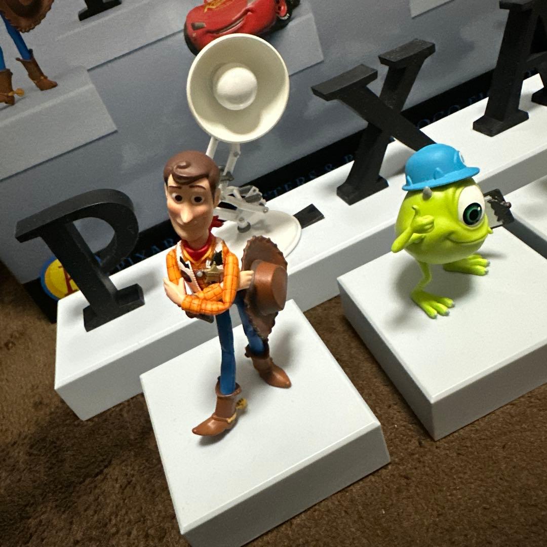 一番くじ A賞 ピクサーキャラクター＆ロゴフィギュアセット - メルカリ