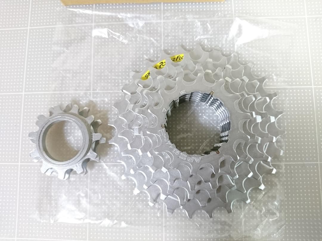 新品】 8速リアハブ & スプロケット SUPERBE PRO サンツアー